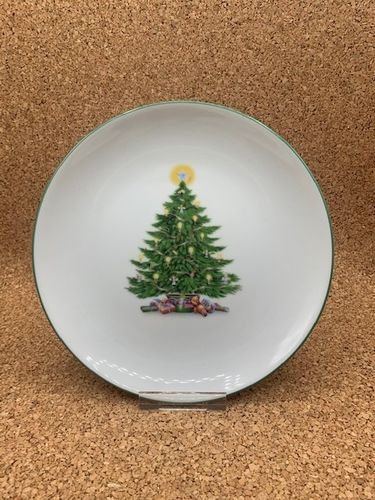 WHT 1011  / Weihnachten Tannenbaum / Teller 19cm  / Porzellan